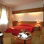 Express Elite Kucukyali מלון 4*