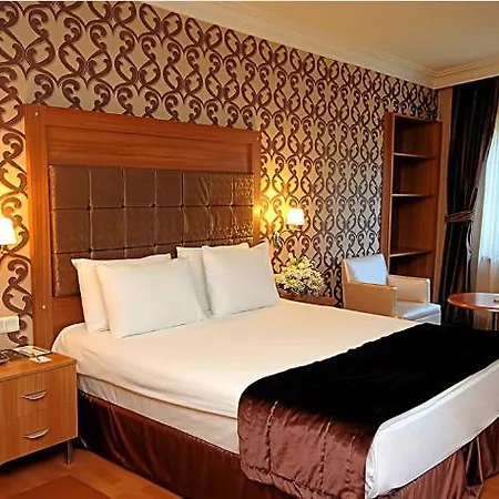 Express Elite Kucukyali Hotel 4*